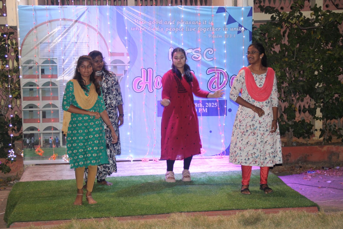 hostel-day thumbnail